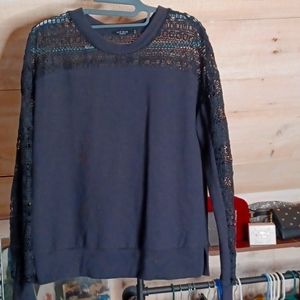 MAX JEANS- Sz Med- Crewneck, Lace sleeves/Shoulders- W/Side Slits- Black